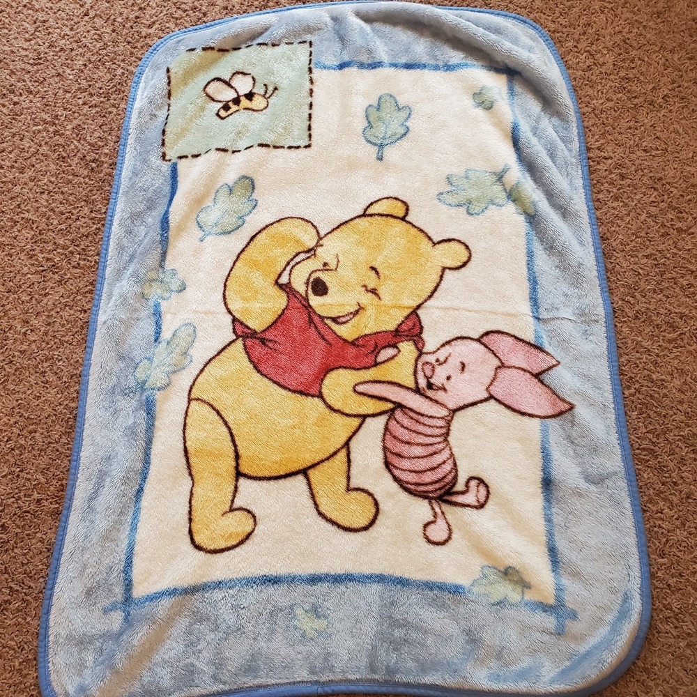 VTG Disney Winnie the Pooh & Piglet Bee Leaves Blue Trim Baby Blanket